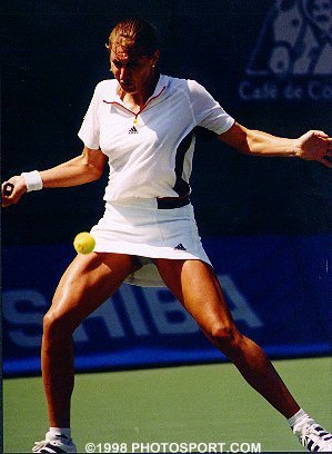Steffi Graf's legs. Please wait for image to load.